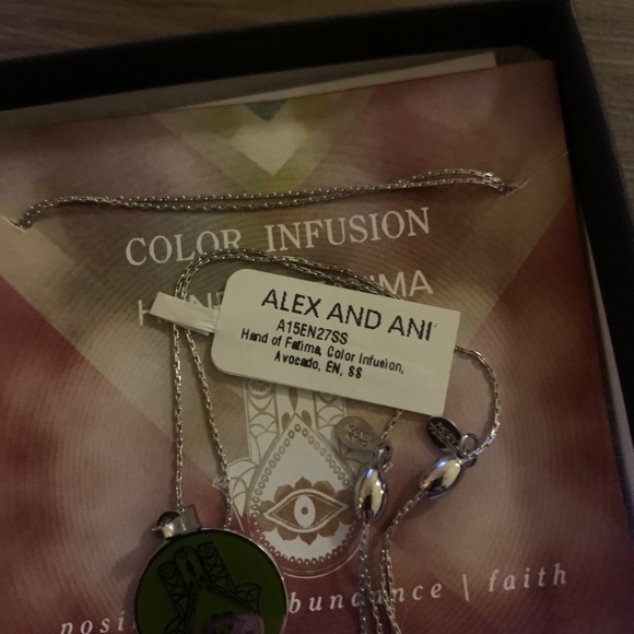 Brand new hand of Fatima Alex and Ani necklace - Picture 3 of 3